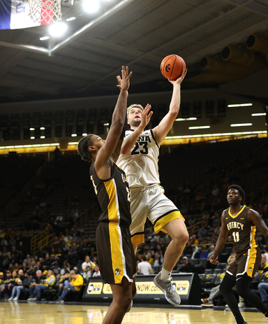 Ben Krikke going for a layup