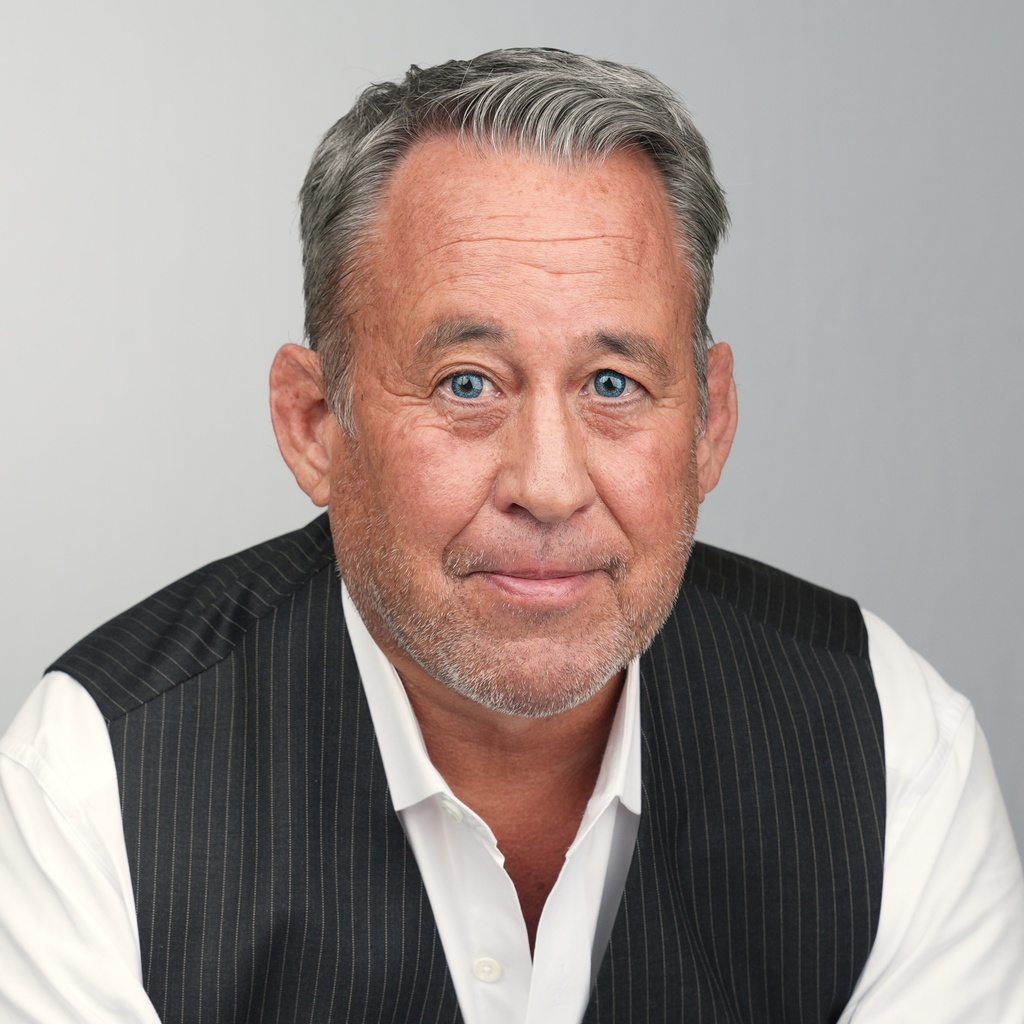 Portrait of Andy Damrow.